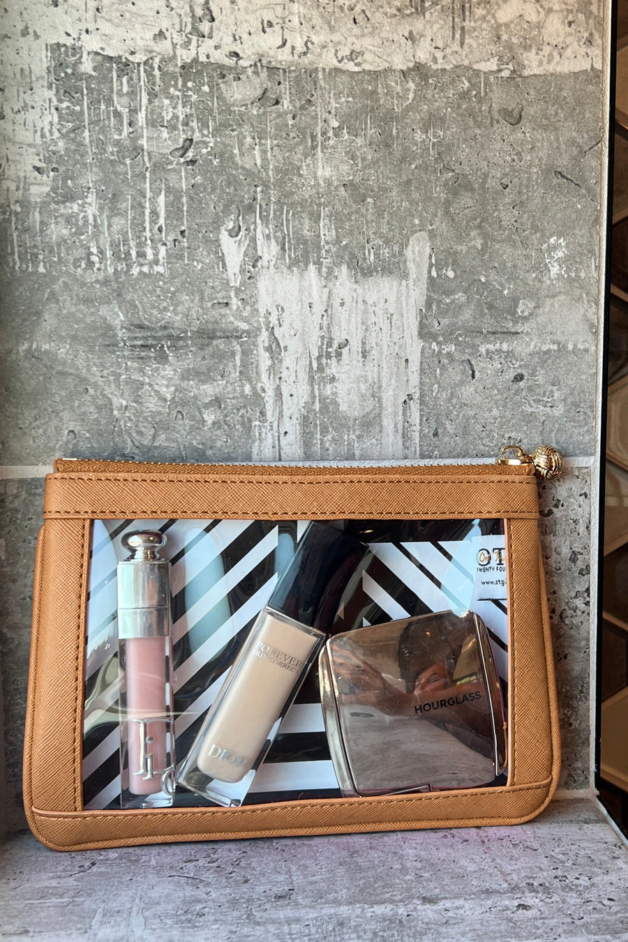#2 Nudie Tan Pouch, lifestyle photo 2