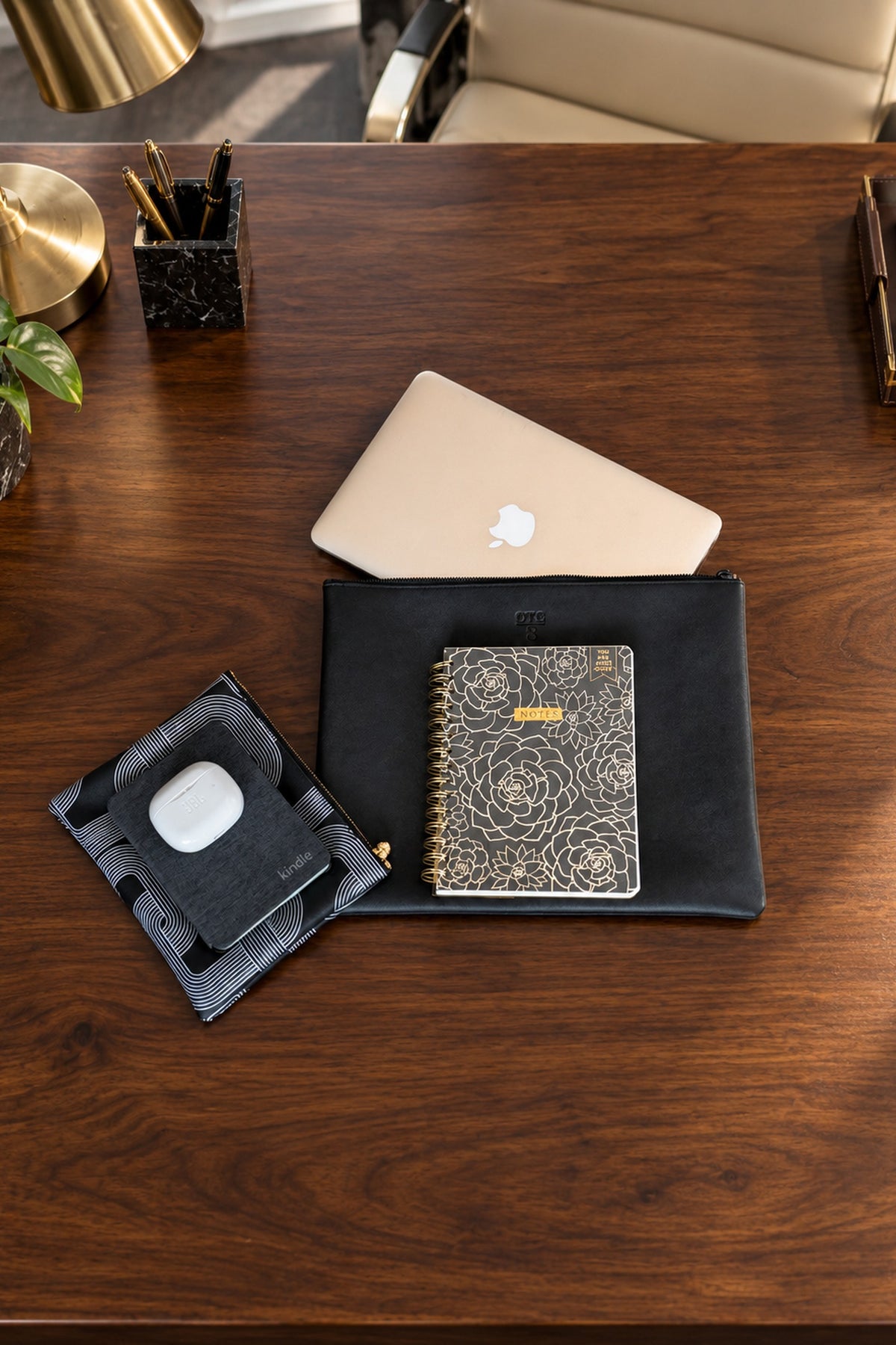 #4 Reese Ring Black Pouch