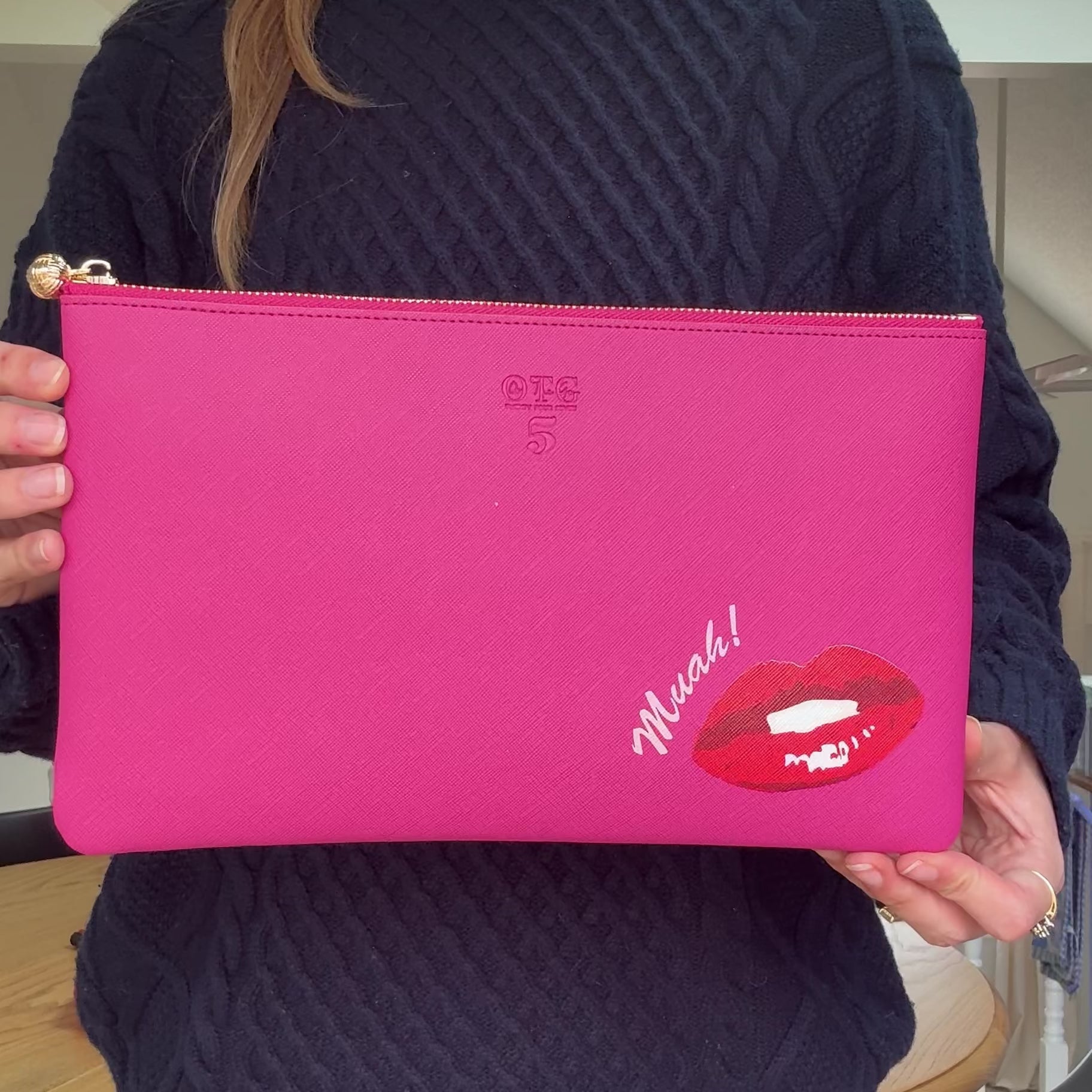 Load video: #5 Hot Pink Viv Lips Clutch